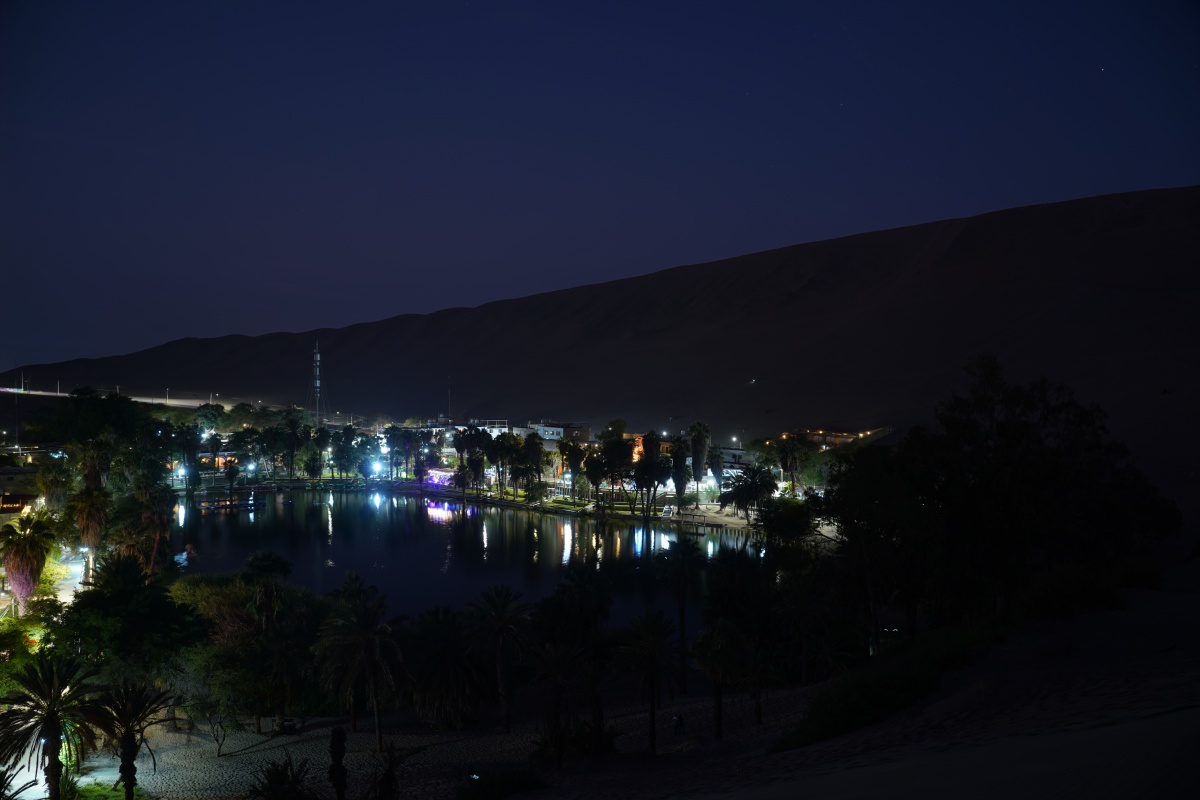 Huacachina bei Nacht