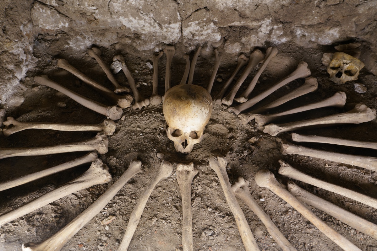 Knochen in den Katakomben des Convento des San Francisco