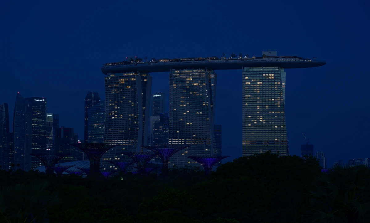Marina Bay Sands in der morgendlichen Blauen Stunde