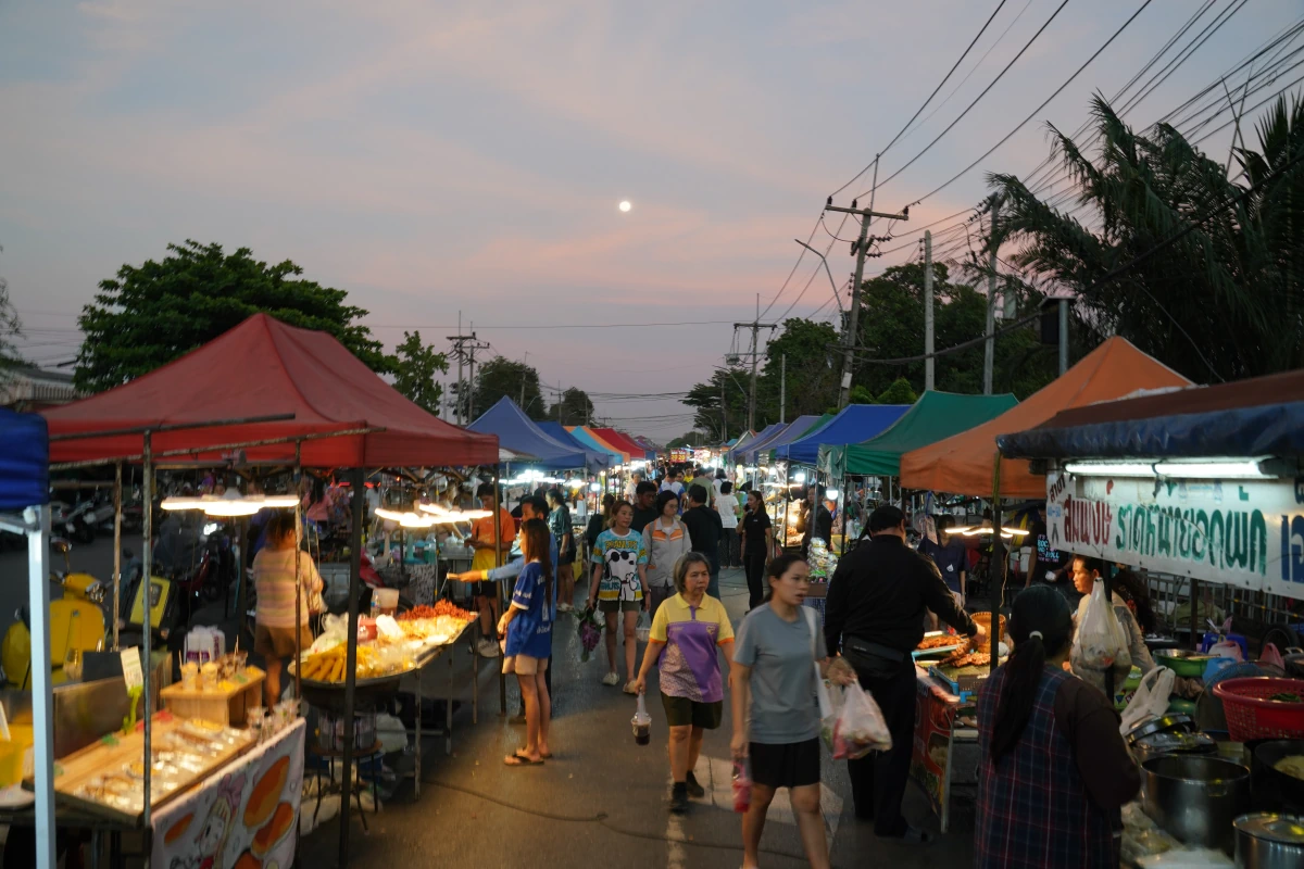 Nachtmarkt von Ayutthaya