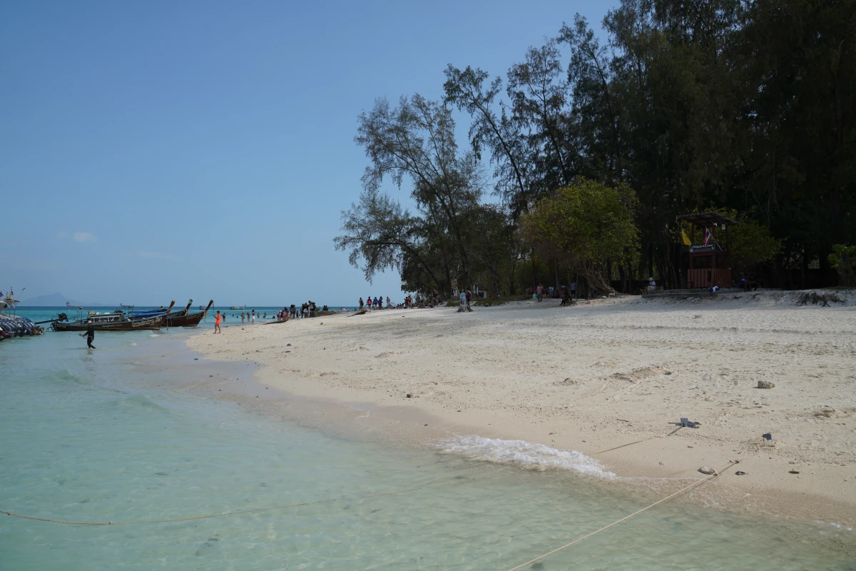 Strand auf Ko Poda Nai