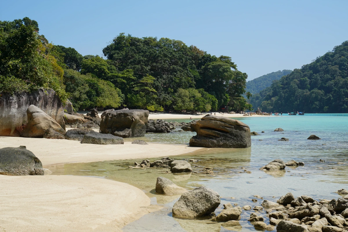 Strand auf Ko Surin Nuea (Nördliche Surin-Insel)