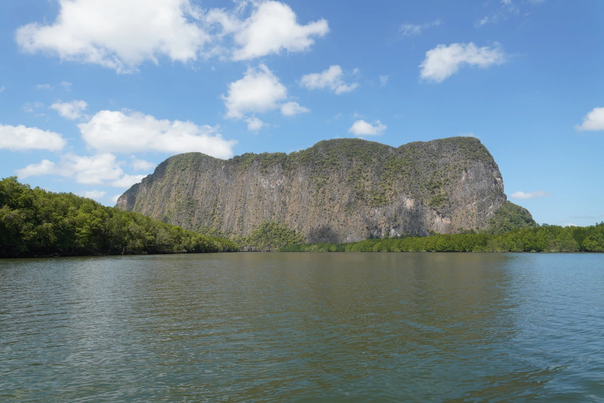Typische Felsformation in der Phang-Nga-Bucht