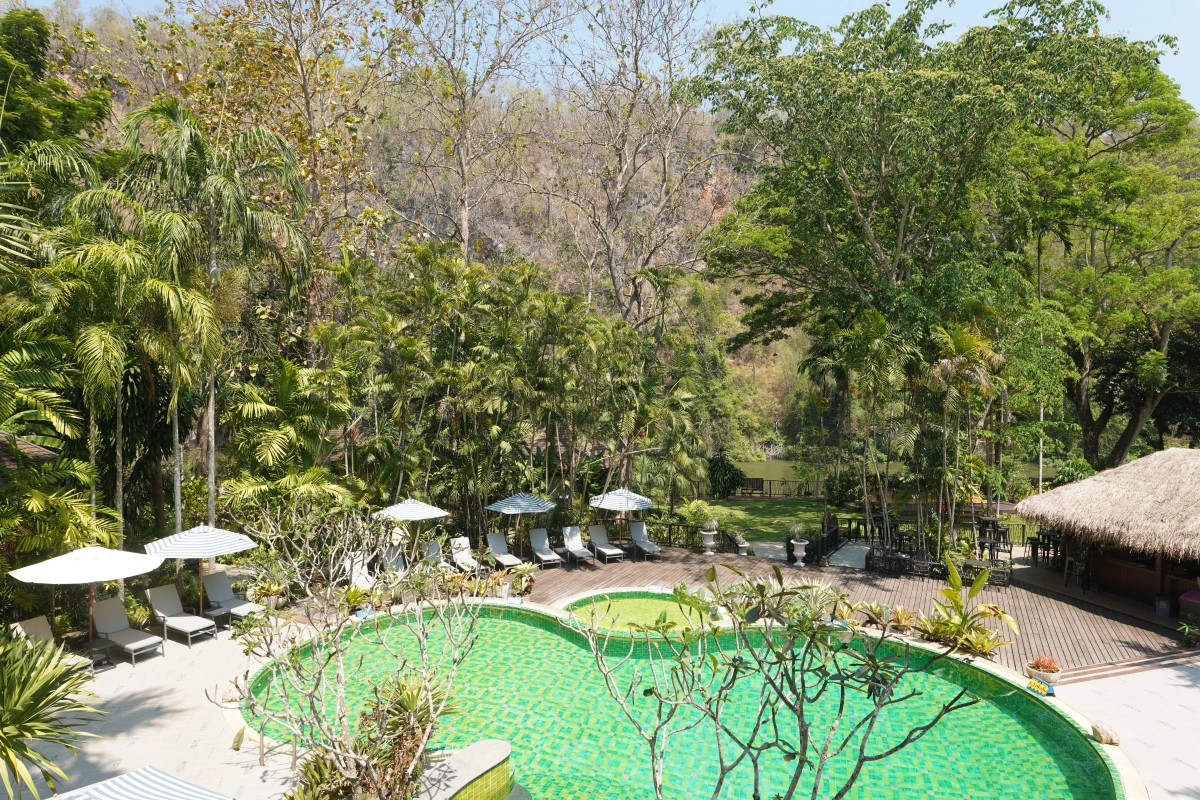 Pool vom Resotel River Kwae