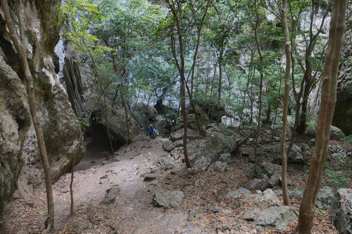 Einstieg zur Phraya-Nakhon-Höhle